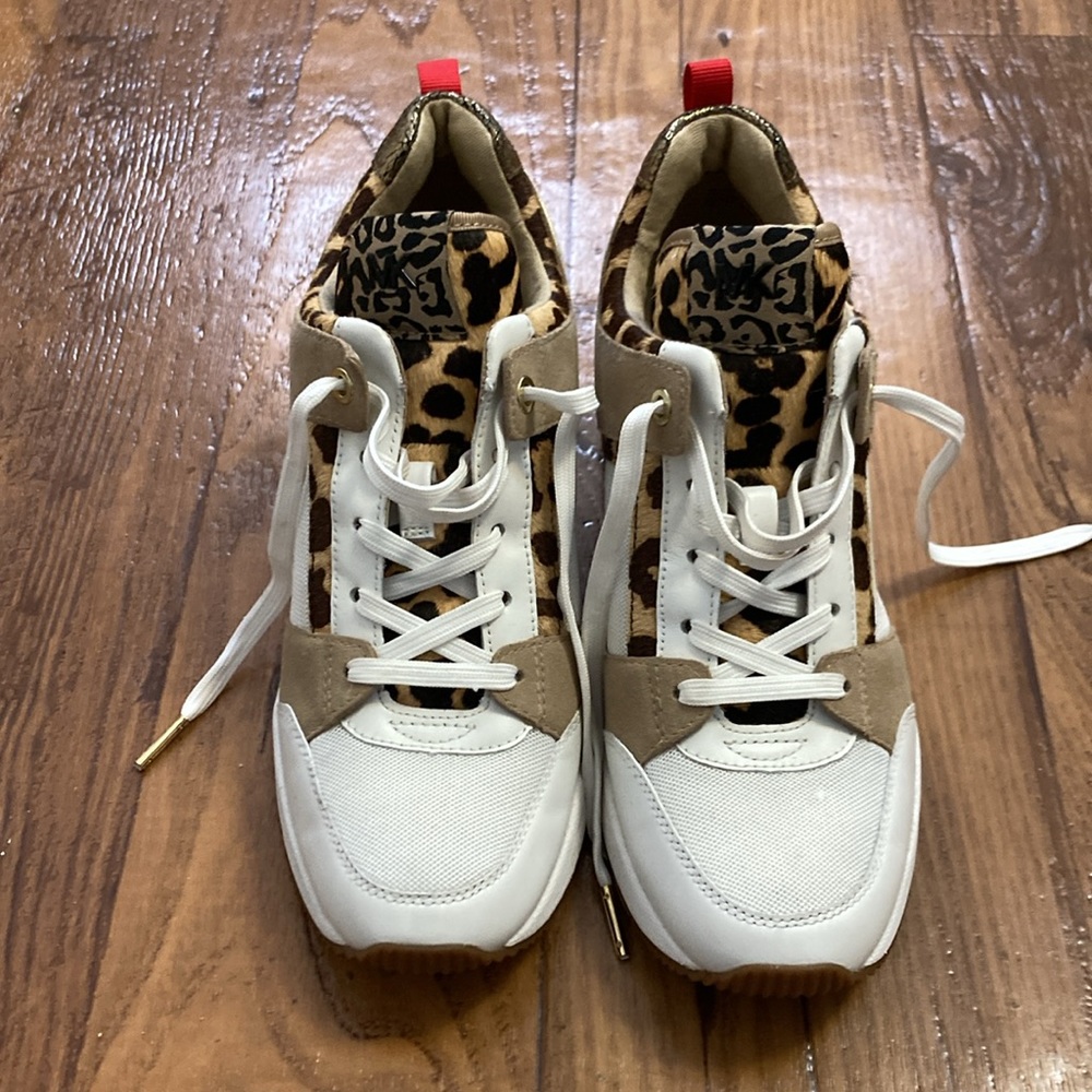 Michael Kors sneakers size 7 - Picture 2 of 6